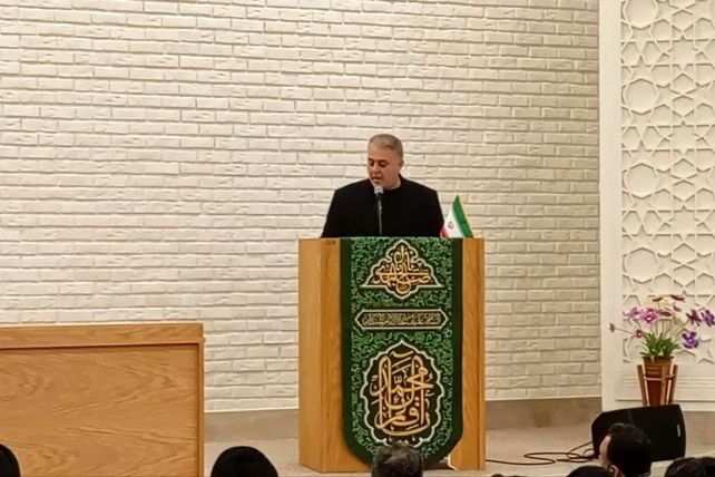 نشست صمیمی جوانان با حضرت آیت الله نورمفیدی