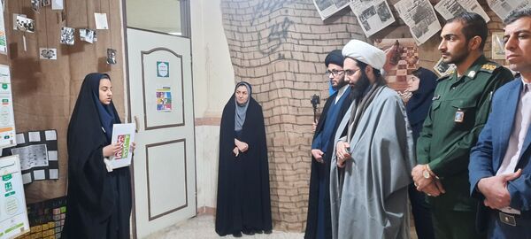 افتتاح سیزدهمین دوره نمایشگاه مدرسه انقلاب دبیرستان هفده شهریور شهرستان فیروزکوه