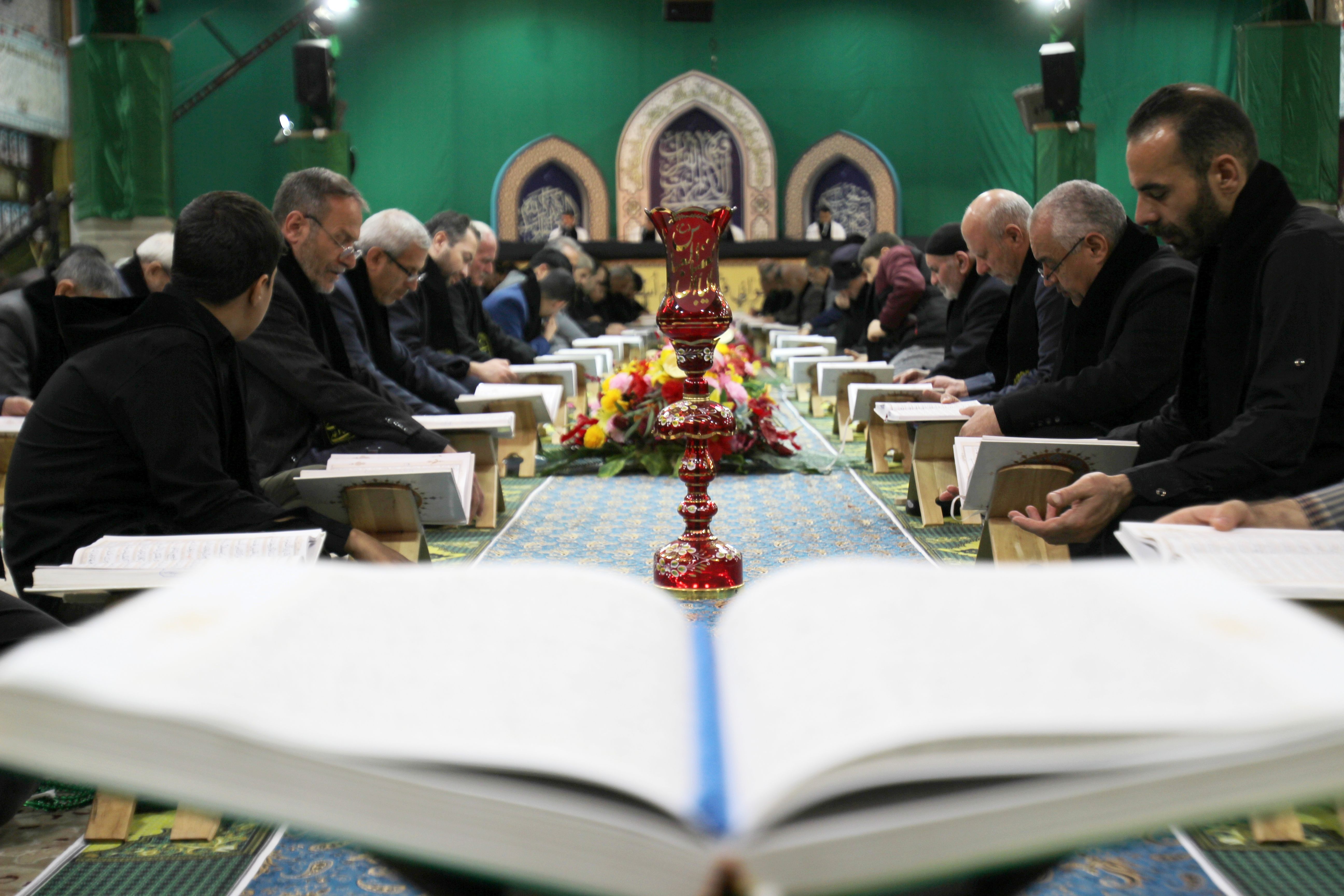 جزء خوانی قرآن کریم در حسینیه اعظم زنجان 