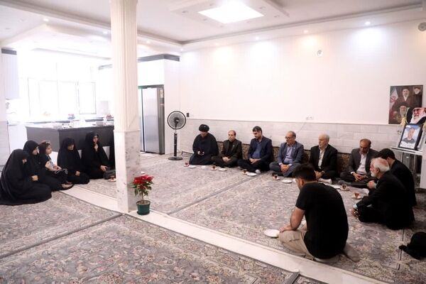رشادت فرماندهان شهید، دشمن را زمین‌گیر کرده است