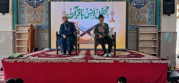  حس و حال معنوی دانش آموزان شرکت کننده در اعتکاف دانش آموزی مسجد مصلی طوقچی اصفهان