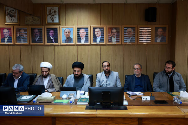 جلسه ستاد راهبری نظام مراقبت اجتماعی دانش‌آموزان (نماد)