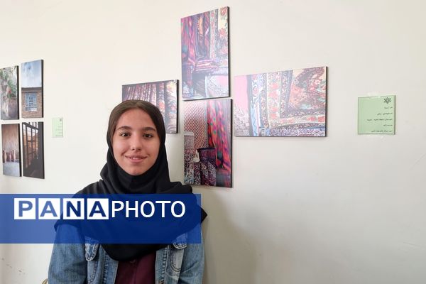 بازدید دانش‌آموزان از نمایشگاه هنرهای بومی و محلی در رشته عکاسی 