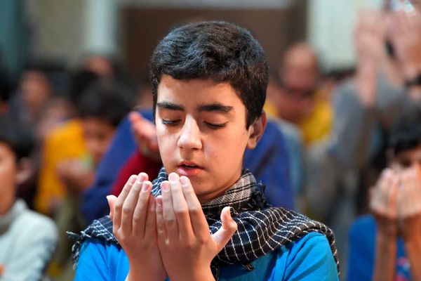 اعتکاف به رنگ خدا ۴؛ دانش‌آموزان یزدی به مهمانی خدا رفتند