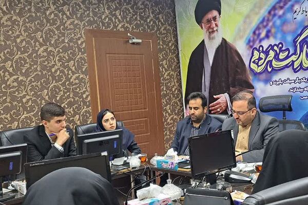نشست صمیمی فرماندار شهرستان رباط کریم با دانش‌آموزان نخبه فرهنگی و خبرنگاران پانا