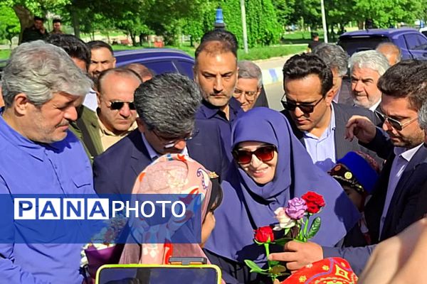 استقبال گرم و پرشوره مردم باشت از دکتر تاجگردون