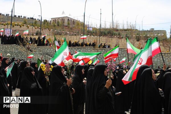 تشییع پیکر خانوداه شهید دکتر حسین طاهری در پردیس