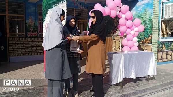  مراسم تجلیل از دانش‌آموزان برتر دبستان پنجم مهر