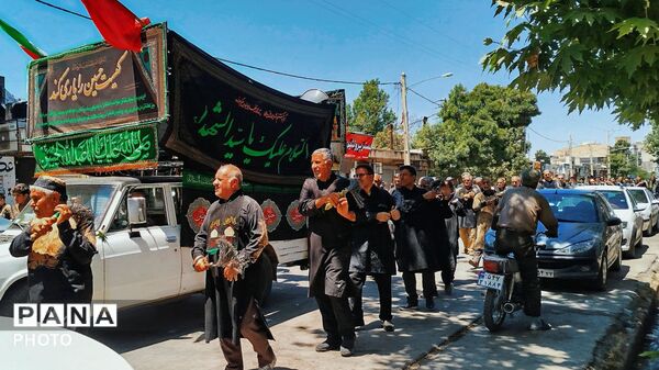 تجلی عشق حسینی مردم کوهدشت در روز عاشورا