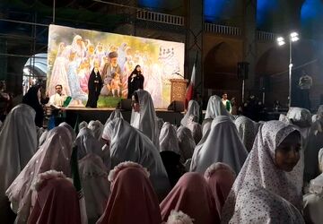 دختران دارالعباده یزد در میدان حاضر شدند