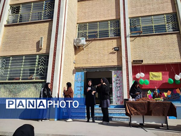 جشن نیمه شعبان  و دهه فجر در دبیرستان شهید  مرتضی مطهری (عترت) 