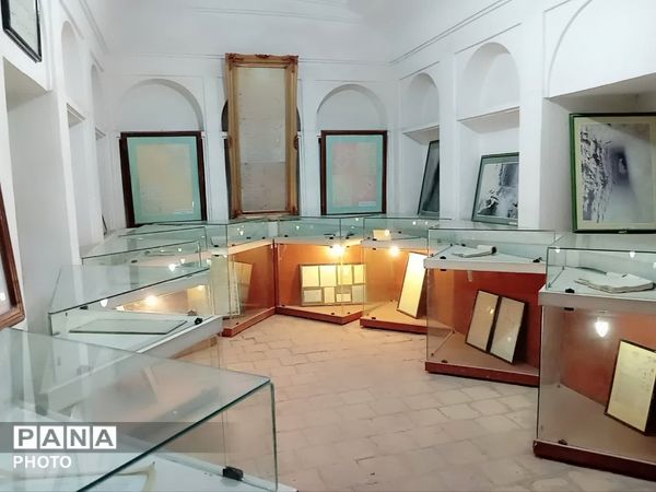 بازدید آموزشی دانش‌آموزان دبیرستان امام خمینی (ره) از موزه آب و طرح داناب