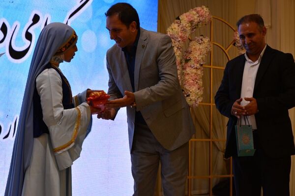 برگزاری مراسم گرامیداشت مقام معلم در بهارستان‌دو