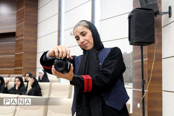 مراسم بزرگداشت مقام معلم در پردیس