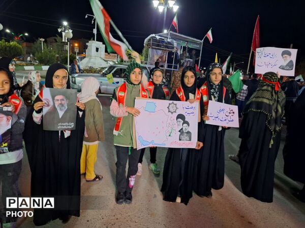 بیعت دانش‌آموزان پیشتاز شهر لایین با رهبر عزیز انقلاب