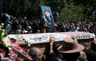 تشییع پیکر زنده‌یاد «اکبر عبدی»