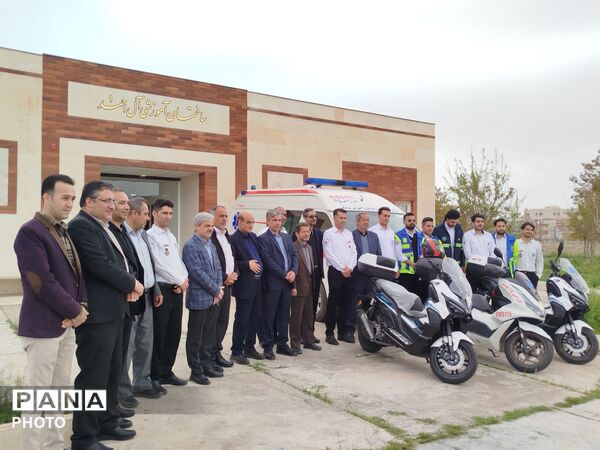 رونمایی از یک دستگاه آمبولانس و دو دستگاه موتور لانس در کاشمر 