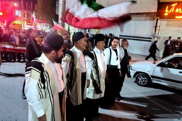  لردگان یک صدا و یک‌دل، جانم فدای رهبر