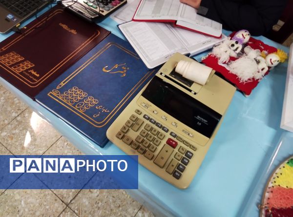 بازارچه هنرهای دستی هنرستان آفرینش منطقه رضویه