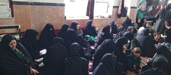 اجتماع بزرگ مردم شهر تیتکانلو در مراسم شیرخوارگان حسینی