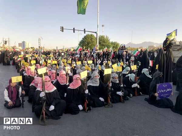 رژه حماسی جان فدایان ایران در یزد