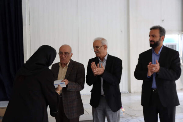 دانش آموزان اسلامشهری هنرستان شهدای واوان میزبان مراسم افتتاحیه نمایشگاه پوستر "پدر طالقانی"
