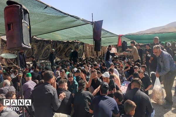پخت حلیم در روز اربعین حسینی شهر بار نیشابور