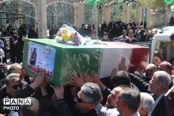 تشییع باشکوه پیکر مطهر شهید والامقام احسان اسفندیار در فیروزکوه