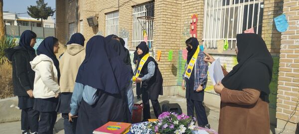 جشن ایام شعبانیه در دبیرستان هاشمی نژاد 