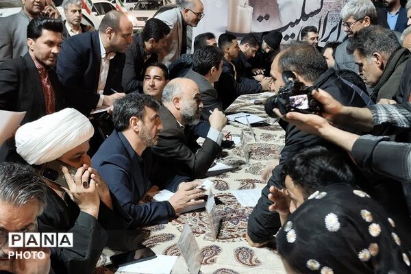 میز خدمت در خیابان 