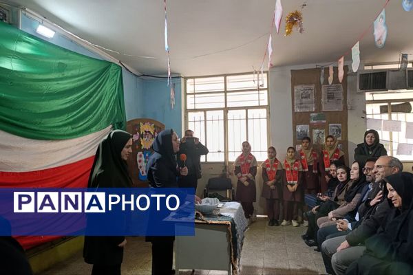 مراسم دهه فجر و برگزاری نمایشگاه دست‌سازهای دانش‌آموزی در دبستان شیخ کلینی