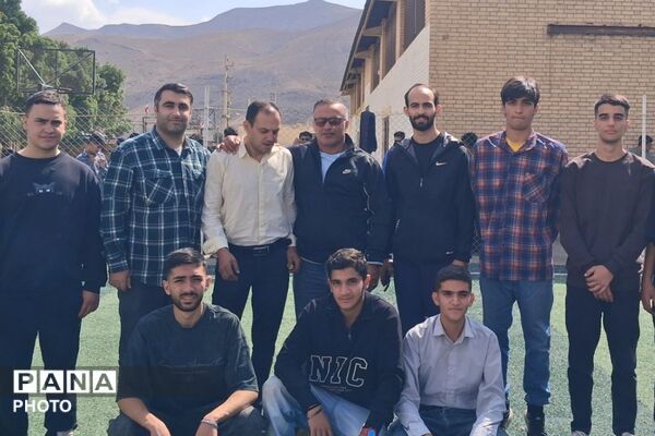 شور و هیجان در میدان؛ جام مهر ایران در مدارس فیروزکوه