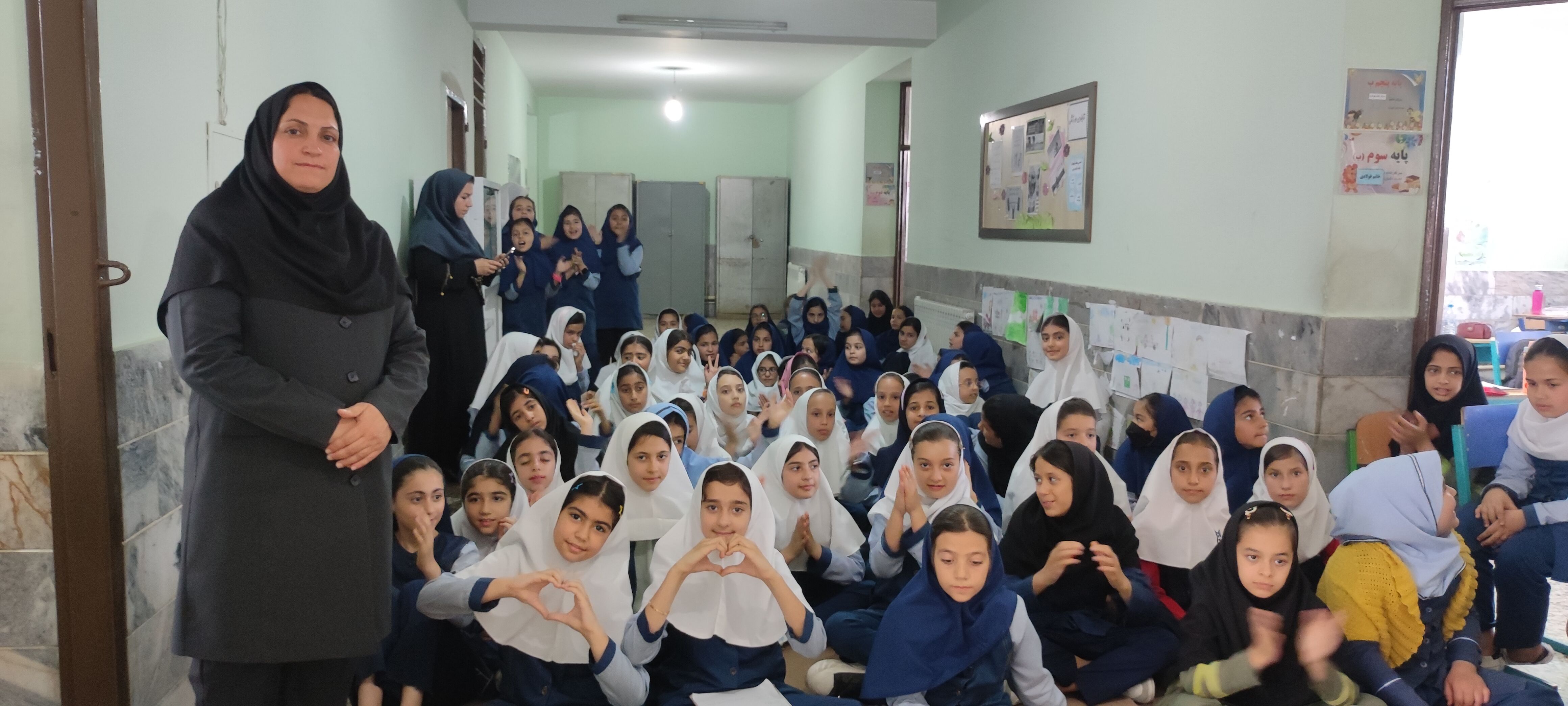 جشن روز معلم در مدرسه شهید احمد خاقانی شیروان