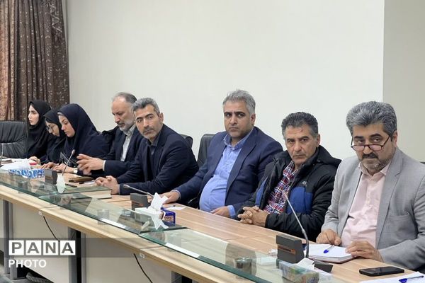 جلسه ستاد تنظیم بازار فیروزکوه برای مدیریت بازار رمضان و نوروز