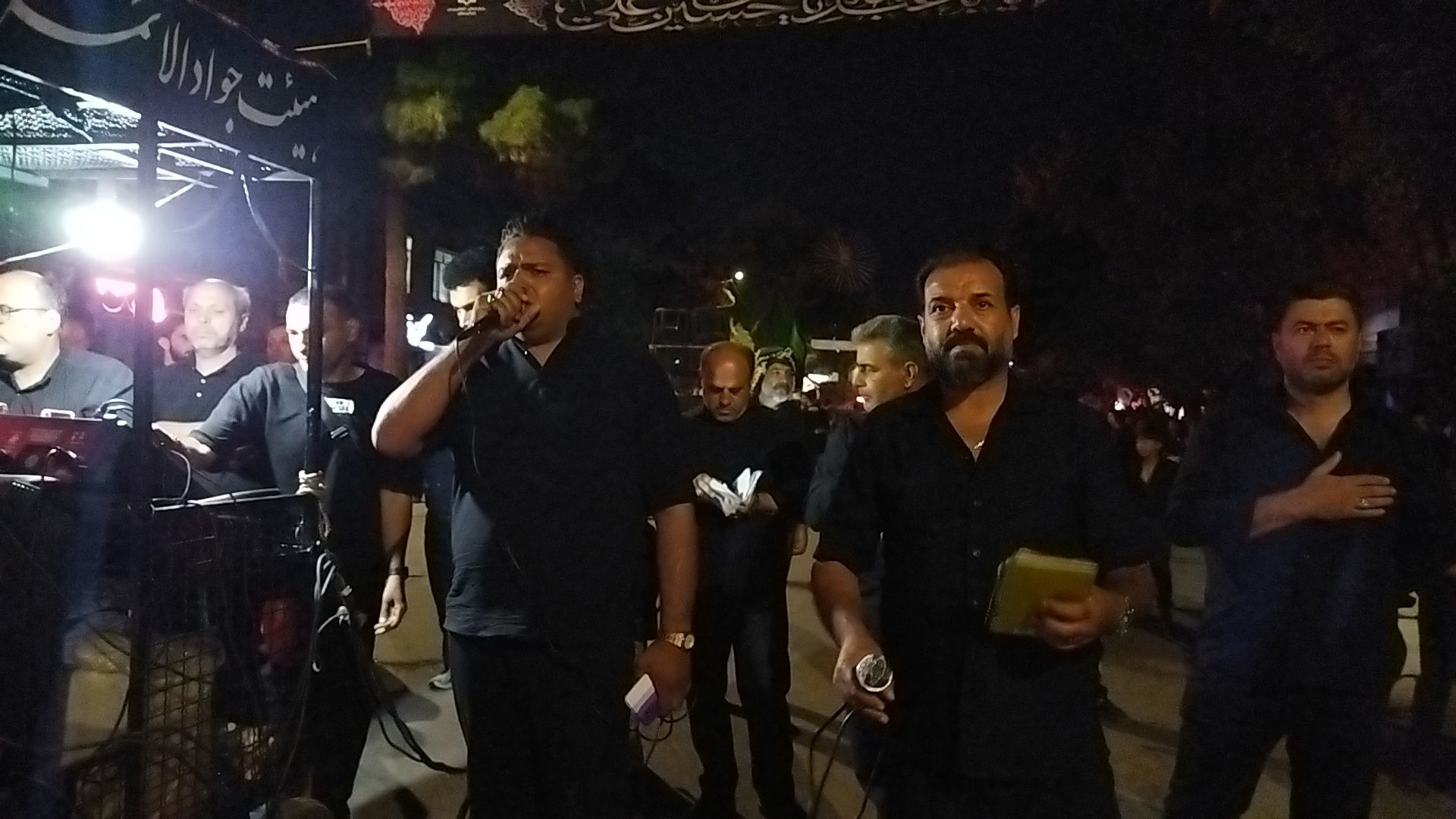 گذری بر فعالیت هیئت جواد الائمه شهرستان نیشابور در شب عاشورا 