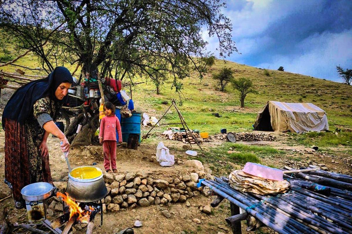 روستاها و مناطق عشایری همچون عقیقی سبز بر سینه ایران‌زمین می‌درخشند