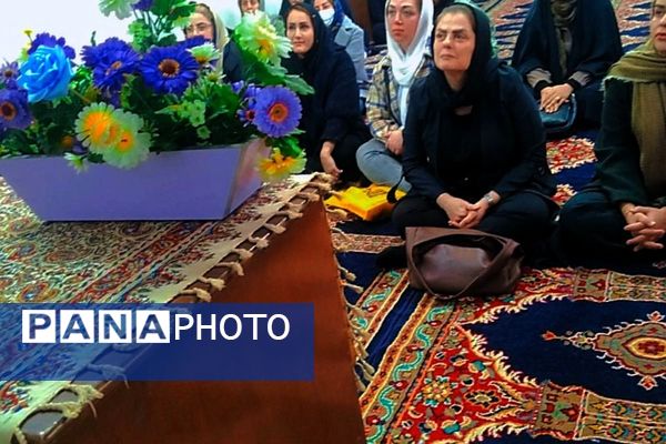 جلسه آموزش خانواده در دبیرستان پروین اعتصامی