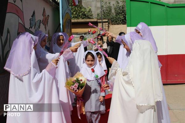دومین رویداد گزارش تصویری پانا از نخستین روز حضور کلاس‌اولی‌ها در مدارس خراسان شمالی