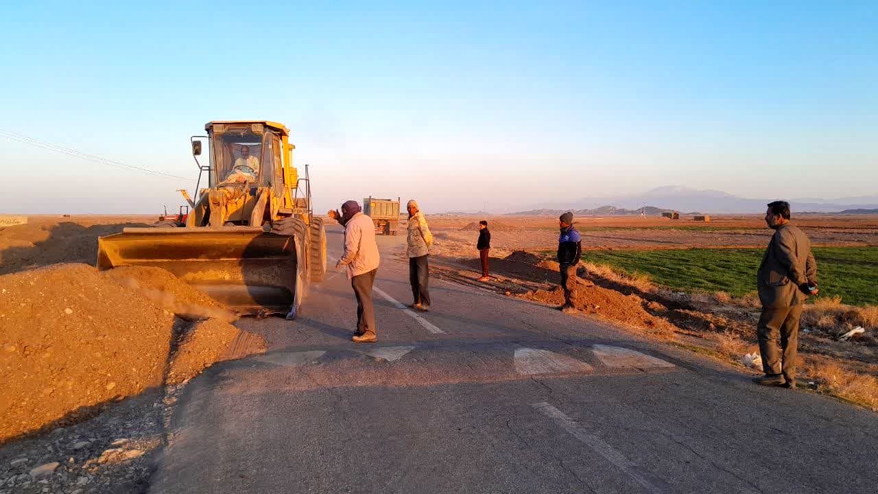 اجرای طرح هادی و جزیره های ورودی و خروجی روستا تاج آباد شهرستان داورزن