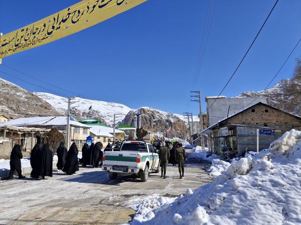 حماسه حضور گرم مردم بلده در سرمای زمستان 