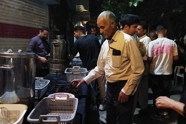 چایخانه حوزه علمیه گلشن آماده خدمت به سنگربان نیشابوری 