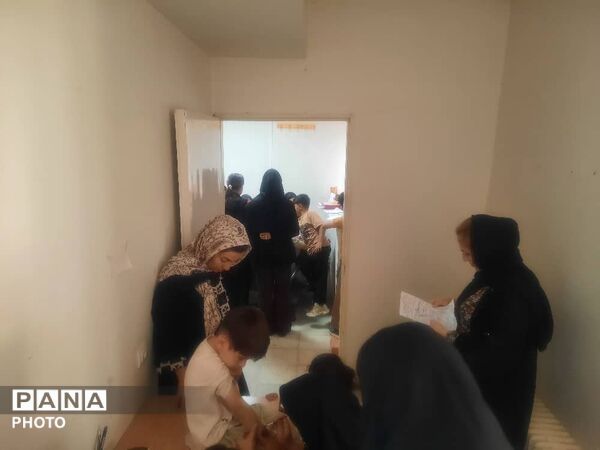 ارائه خدمات تخصصی و رایگان پزشکی به مناسبت هفته دفاع مقدس در شهرستان مریوان