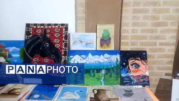  نمایشگاه آثار هنری دانش‌آموزان ناحیه یک یزد در جشنواره «فردا»