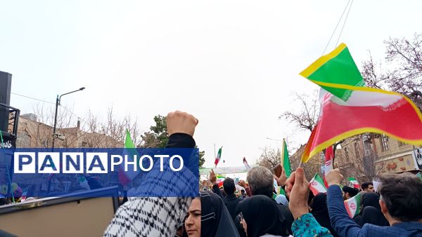 راهپیمایی یوم الله ۲۲ بهمن ماه امسال پررنگ تر از همیشه در شهر نیشابور 