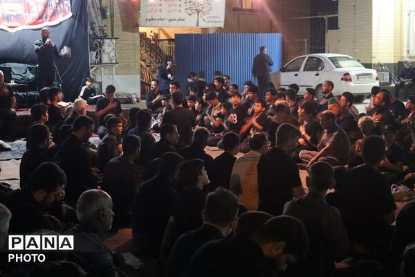آیین عزاداری شب پنجم محرم در مسجد شیرزاد
