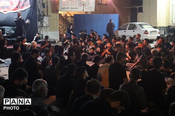 آیین عزاداری شب پنجم محرم در مسجد شیرزاد