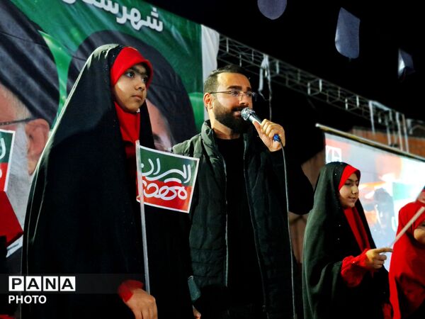 نسل نو در گلوگاه پای کار وطن