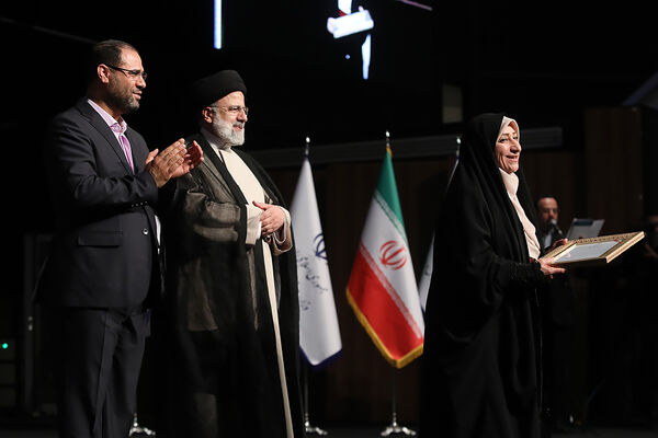 تجلیل از معلمان نمونه کشوری با حضور رئیس جمهوری
