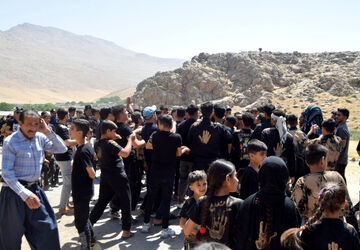  داربلوط؛ روستایی که عاشورا در آن نفس میکشد .