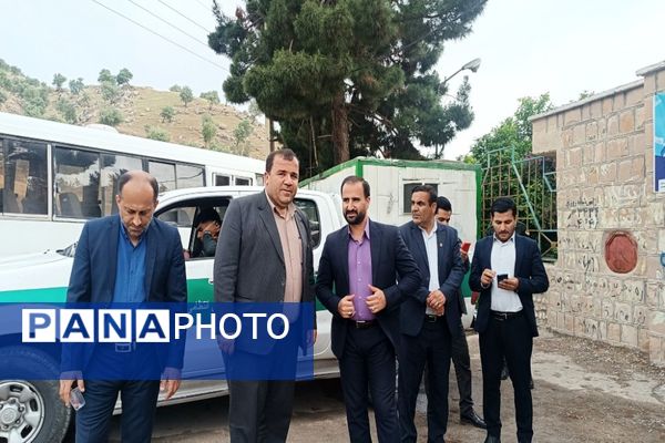 استقبال از دانش‌آموزان شرکت کننده در مسابقات قرآن، عترت و نماز در شهرستان چرام